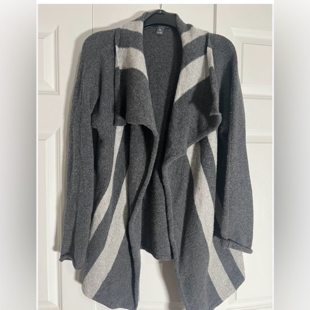 ‼️3/$30‼️Eddie Bauer Charcoal and Light Grey Women's Cardigan